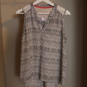 Xhilaration V-neck Tank top - Lace Detail - Size L